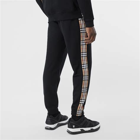 burberry jogginghose rot|Check Label Cotton Jogging Pants in Black .